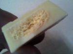 チロルチョコ 北海道チーズ（断面図）
