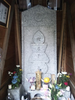 前田慶次の墓