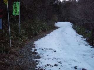 s01林道入口の雪の状態